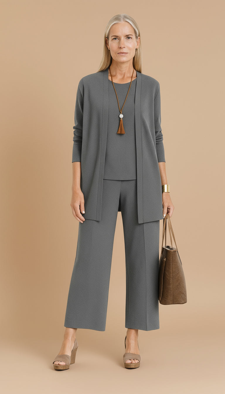 Bianca two-piece set + cardigan as a gift 🎁